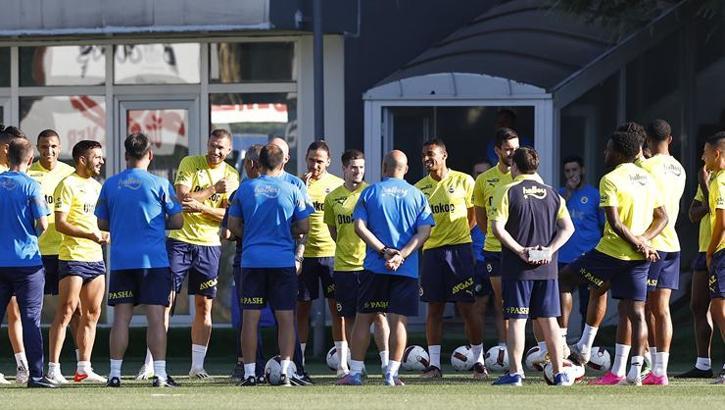 Fenerbahçe'de, Zimbru maçı öncesi kadro değişti! Maça saatler kala...