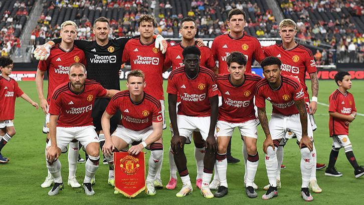 Manchester United'a 900 milyon sterlin gelir