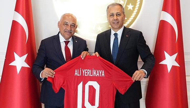 TFF Başkanı Mehmet Büyükekşi, İçişleri Bakanı Ali Yerlikaya'yı ziyaret etti