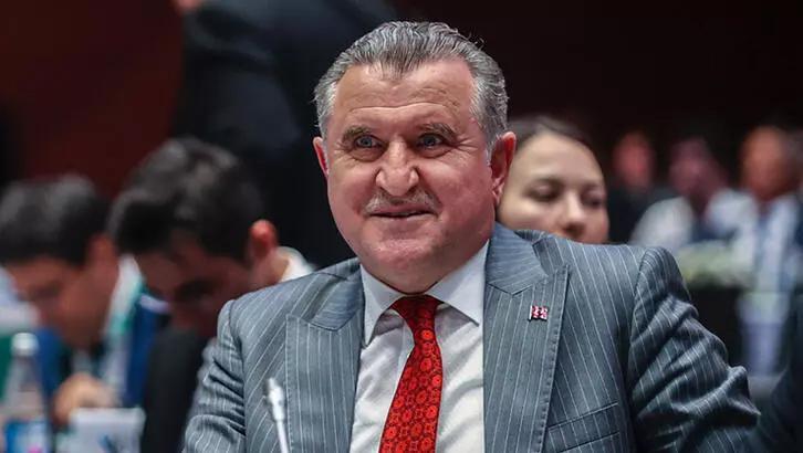 Bakan Osman Aşkın Bak, Kemerburgaz Kapalı Yüzme Havuzu'nun temel atma törenine katıldı