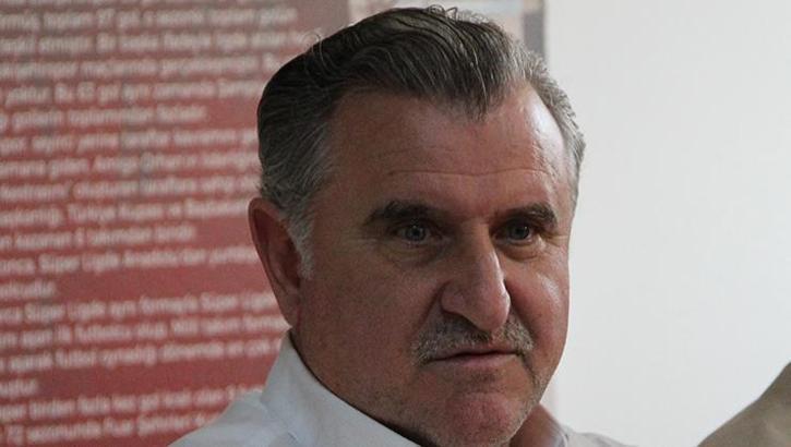 Bakan Bak, Avrupa İkincisi Hentbol Milli Takımı'nı kutladı