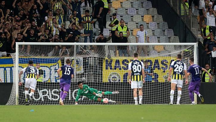 Fenerbahçe'de İrfan Can Eğribayat, kalesinde devleşti