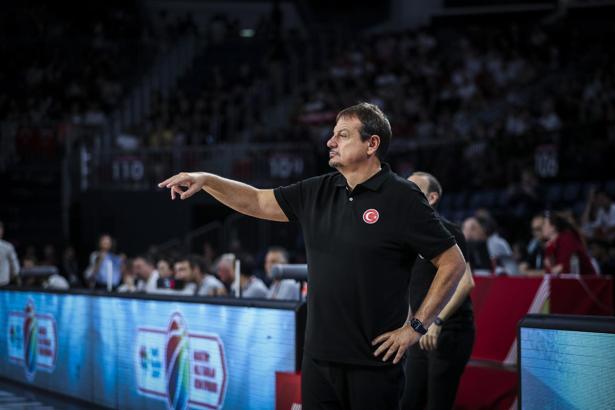 Ergin Ataman: Ay-Yıldızlı formayı en iyi şekilde temsil ettik