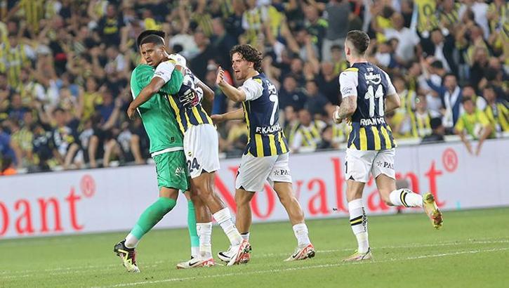 Fenerbahçe'de Jayden Oosterwolde'den siftah!