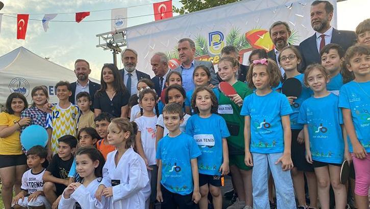 Bakan Bak: 8 milyon gencimize yüzme öğrettik