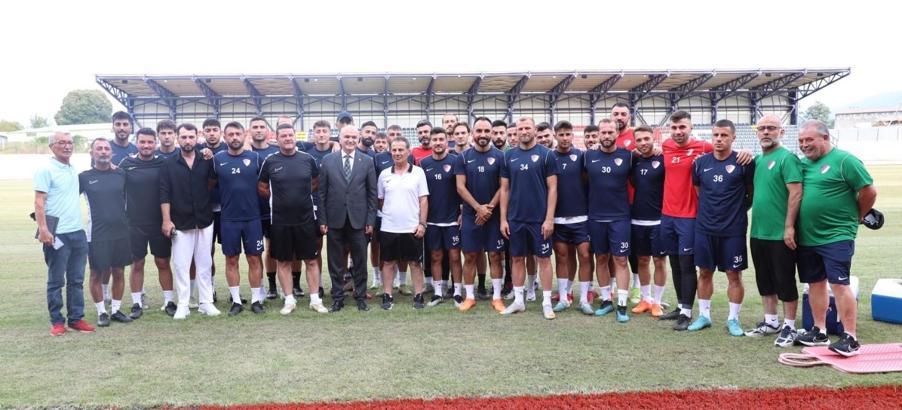 Başkan Özlü'den futbolculara destek mesajı