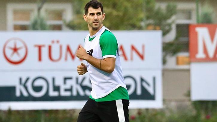 Nelson Oliveira, Konyaspor'la ilk antrenmanına çıktı