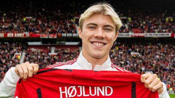 Manchester United, Rasmus Höjlund’ın formalarını satamıyor!