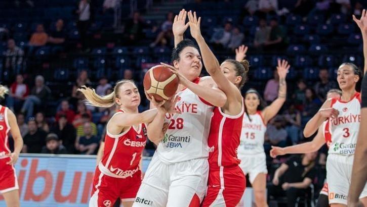 A Milli Kadın Basketbol Takımı, dünya sıralamasında 14. sıraya düştü