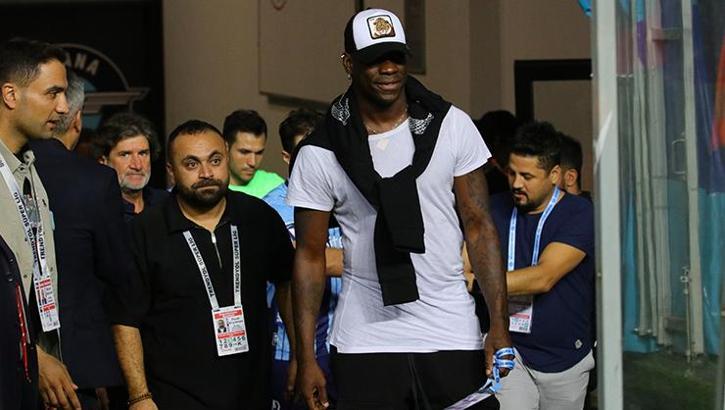 Adana Demirspor'un yeni transferi Balotelli taraftarlar buluştu!