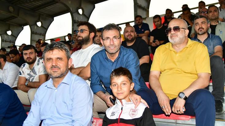 Başkanlar, Pendikspor - Fatih Karagümrük maçını tribünde izledi