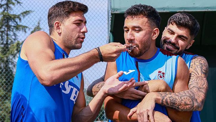 Trabzonspor'da Trezeguet'nin doğum günü kutlandı