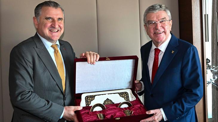 Bakan Bak, Uluslar Arası Olimpiyat Komitesi Başkanı Thomas Bach ile görüştü