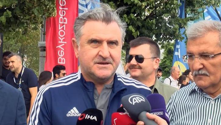 Bakan Bak'tan Antalyaspor yeni başkanı Sinan Boztepe'ye tebrik!