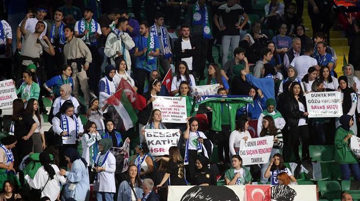 Çaykur Rizespor - Galatasaray maçında Filistin'e büyük destek