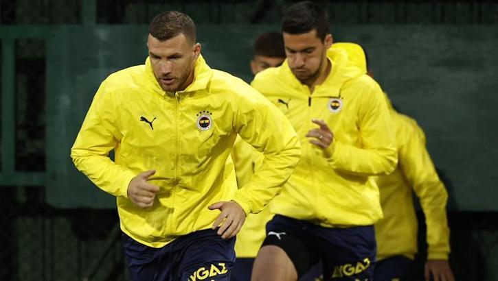 Fenerbahçe'de yıldızlar duruma el koydu! Özel görüşme...