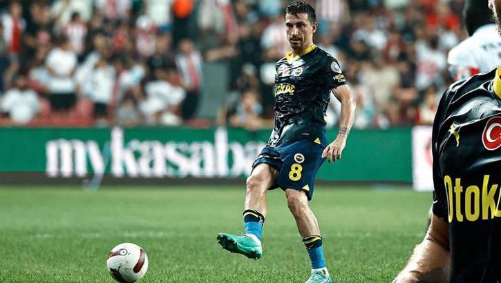 Fenerbahçeli Mert Hakan YandaÅ'a kötü haber!