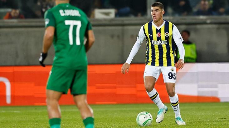 Fenerbahçe'de Yusuf Akçiçek formaya göz kırptı