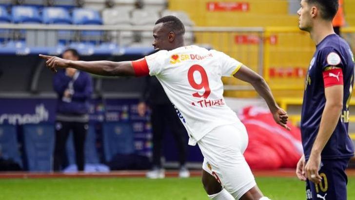 Mame Thiam gollerine devam ediyor