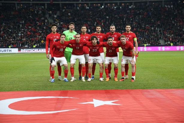 Almanya - Türkiye maçında ekrana yansımayan görüntüler