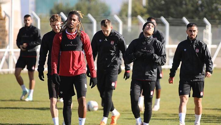Sivasspor’da Başakşehir maçı hazırlıkları sürüyor