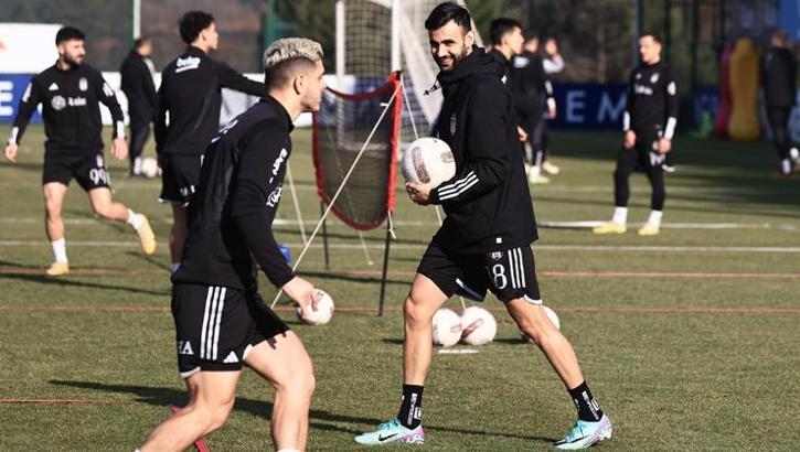 Beşiktaş'ta Rachid Ghezzal döndü!