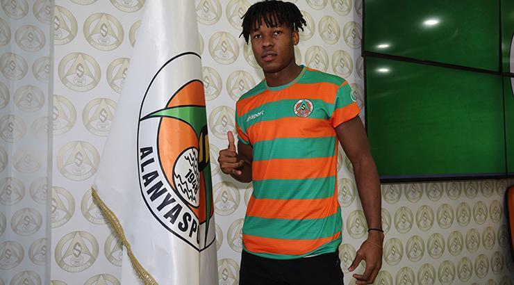 Alanyaspor Akinlosotu'yu transfer etti