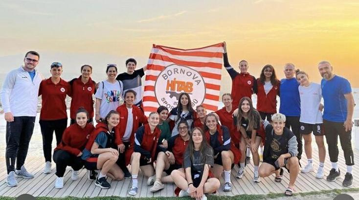 İzmir kadın futbolunda Süper Lig'de