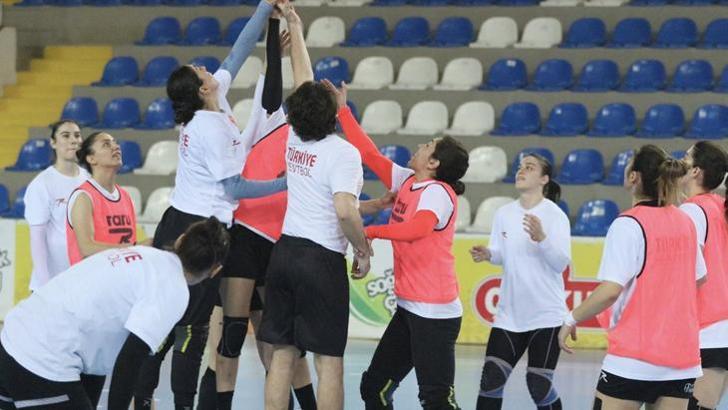 Hentbolda rakip bugün Karadağ