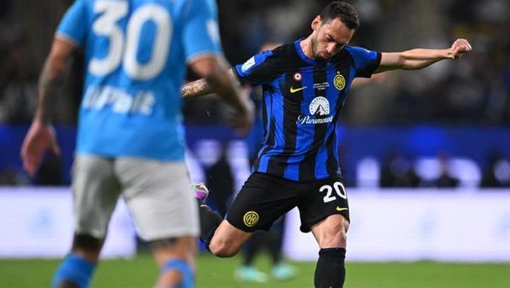 Inter'in Türk yıldızı Hakan Çalhanoğlu bir rekor daha kırdı!