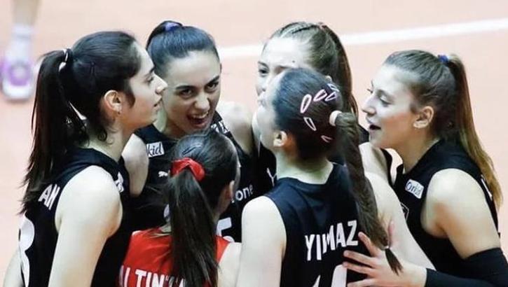 18 Yaş Altı Kadın Milli Voleybol Takımı galibiyetle başladı