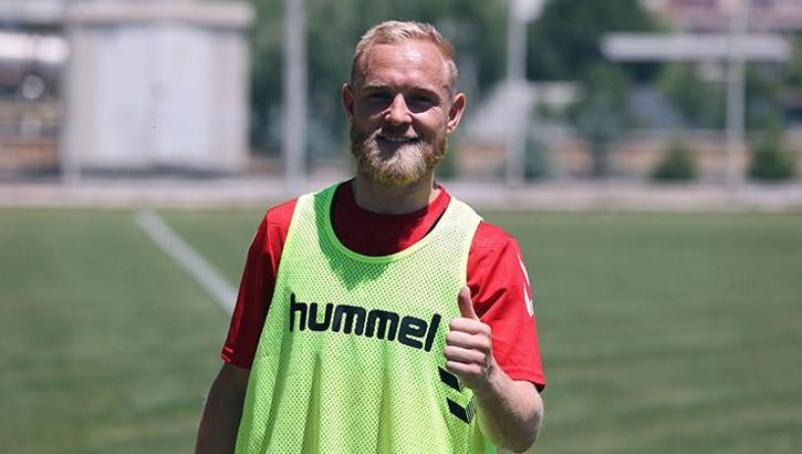 Sivasspor'un yeni transferi Alex Pritchard: 'Takımda vazgeçilmez olmak istiyorum'