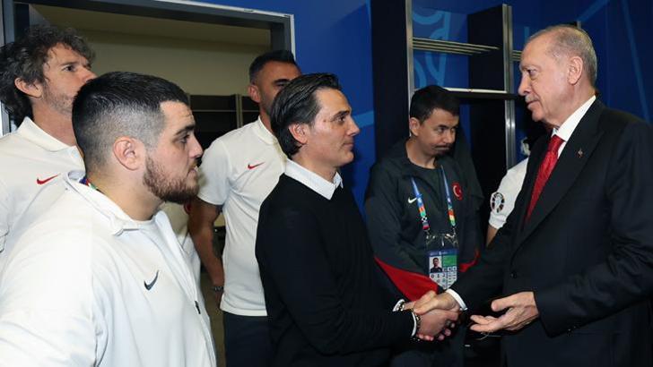 Cumhurbaşkanı Recep Tayyip Erdoğan'dan Hollanda-Türkiye maçı sonrası milli futbolculara tebrik
