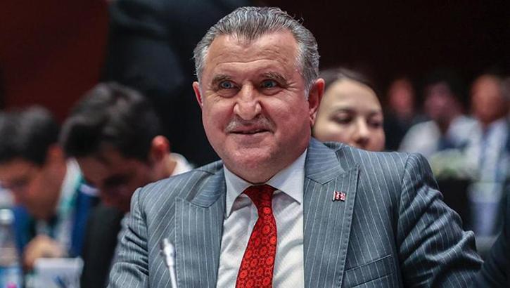 Bakan Bak'tan Beşiktaş'a tebrik mesajı