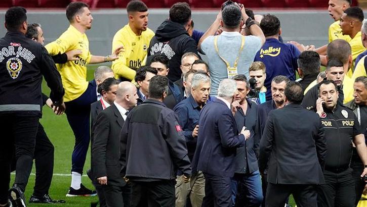 SON DAKİKA: Mert Hakan ve Oosterwolde'ye hapis istemi! Olaylı Galatasaray-Fenerbahçe derbisinin ardından iddianame düzenlendi...