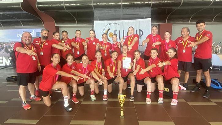 U17 Kız Milli Hentbol Takımı'ndan büyük başarı!