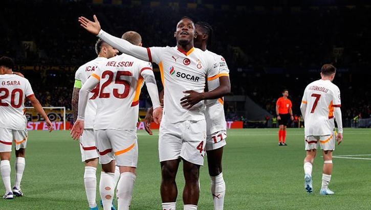 Avrupa'daki ilk goller Michy Batshuayi'den!