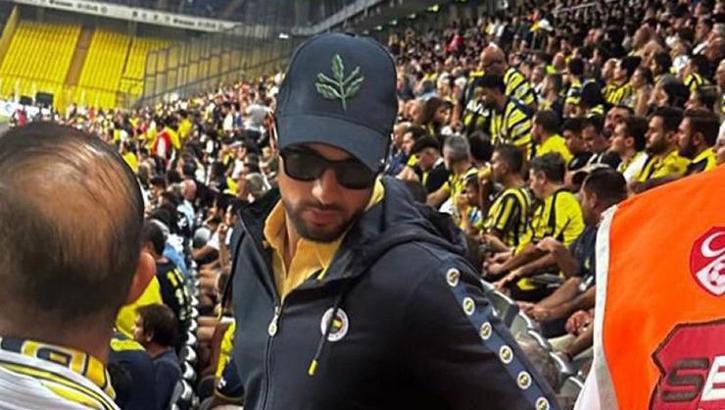 Sofyan Amrabat, Fenerbahçe-Alanyaspor maçını tribünden izledi