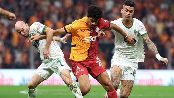 Galatasaray'da Gabriel Sara futboldan keyif almak istiyor!