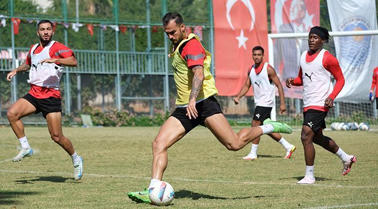 Hatayspor pas, top kapma ve dar alan çalışması yaptı