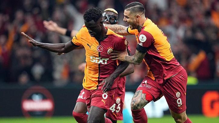 Galatasaray'da Davinson Sanchezden kusursuz performans! Ayakta alkışlandı...