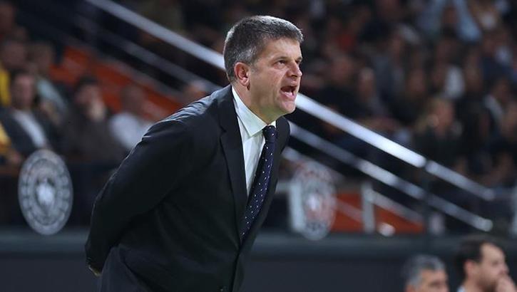Anadolu Efes EuroLeague'de Baskonia deplasmanına çıkıyor