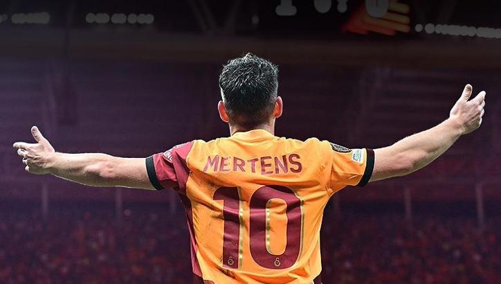 Galatasaray'da Mertens etkisi: Takımın her şeyi, Osimhen'in Maçka'da komşusu...