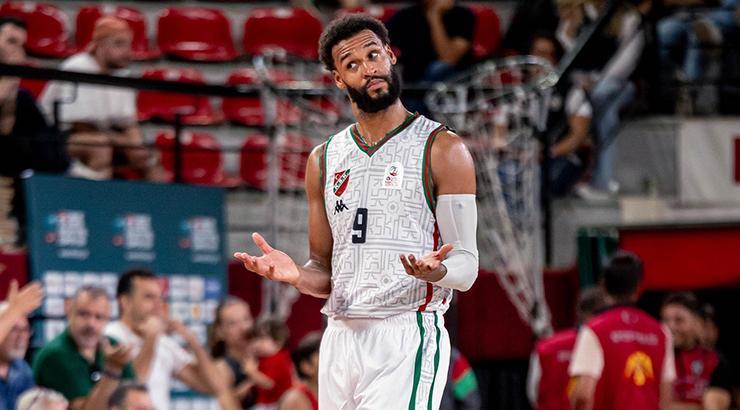James Webb top çalmada zirvede