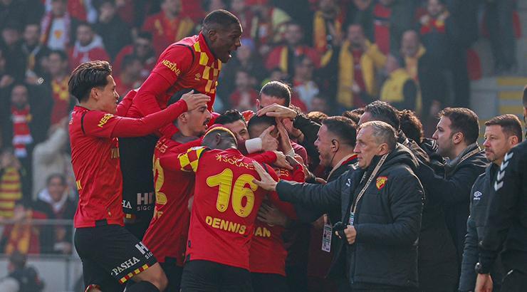 Göztepe'nin performansı taraftarını sevindiriyor