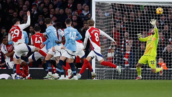 Arsenal, Manchester City'yi farklı geçti!