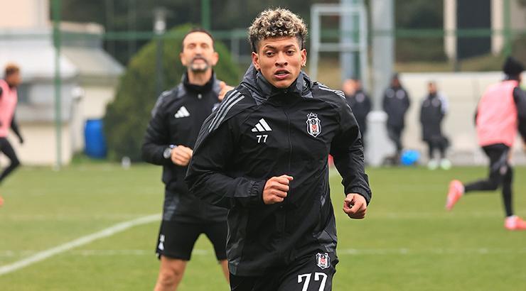 Beşiktaş'ta Elan Ricardo ilk antrenmanına çıktı