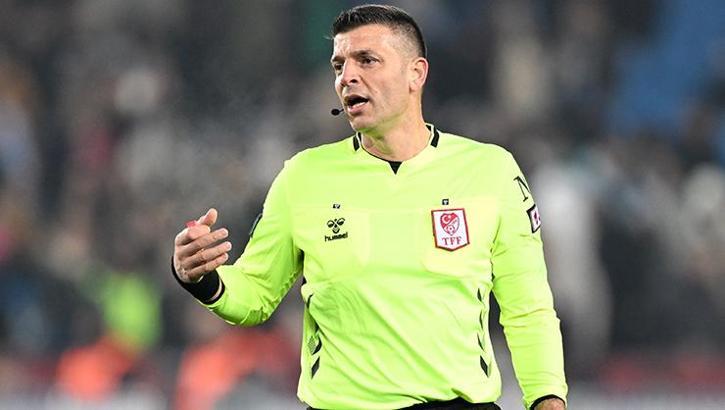 Hakem Ümit Öztürk, Trabzonspor-Çaykur Rizespor maçında sakatlandı