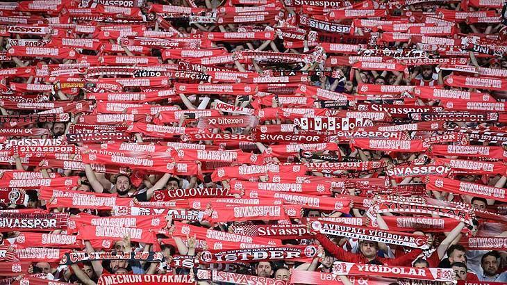 Sivasspor-Göztepe maçı lise öğrencilerine ve kadınlara ücretsiz olacak