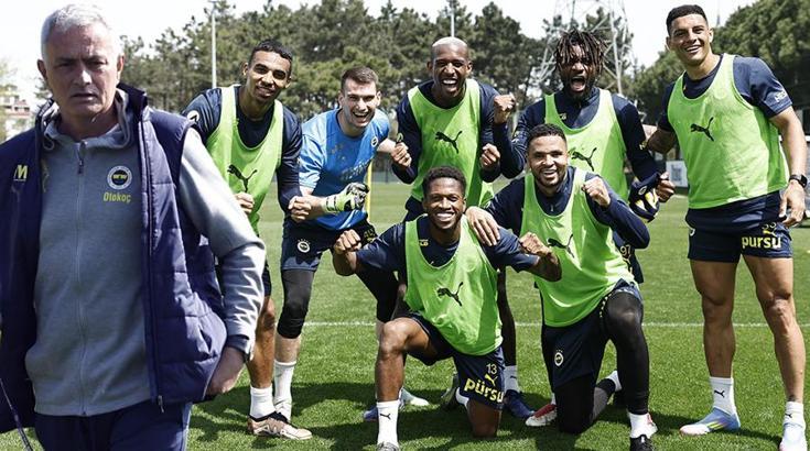Fenerbahçe'nin Gaziantep FK maçı kamp kadrosu açıklandı | Yıldız oyuncudan kötü haber!